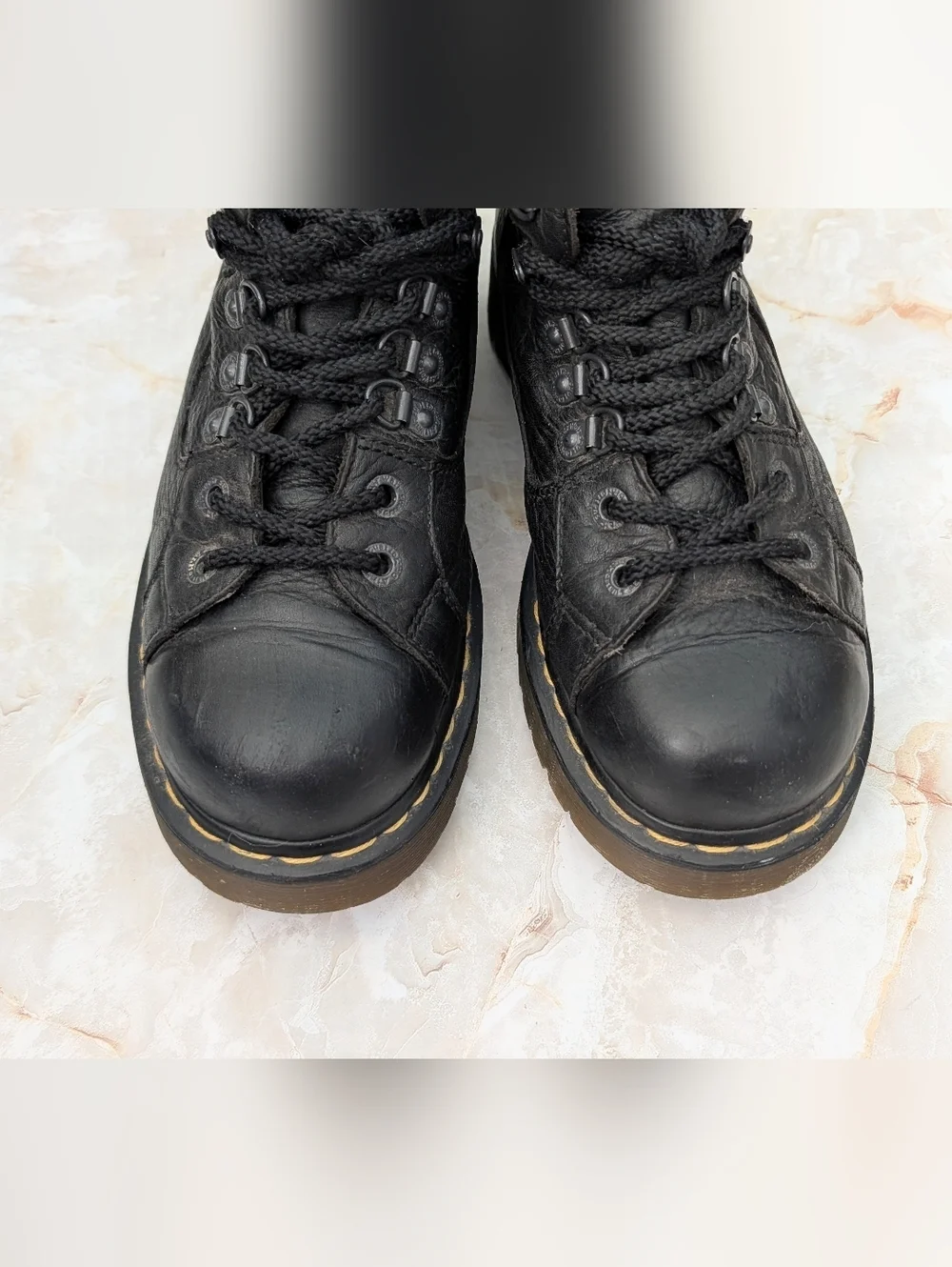 Unisex Dr. Martens Boots 10962  Black Leather Combat Men 9 / Woman's 10